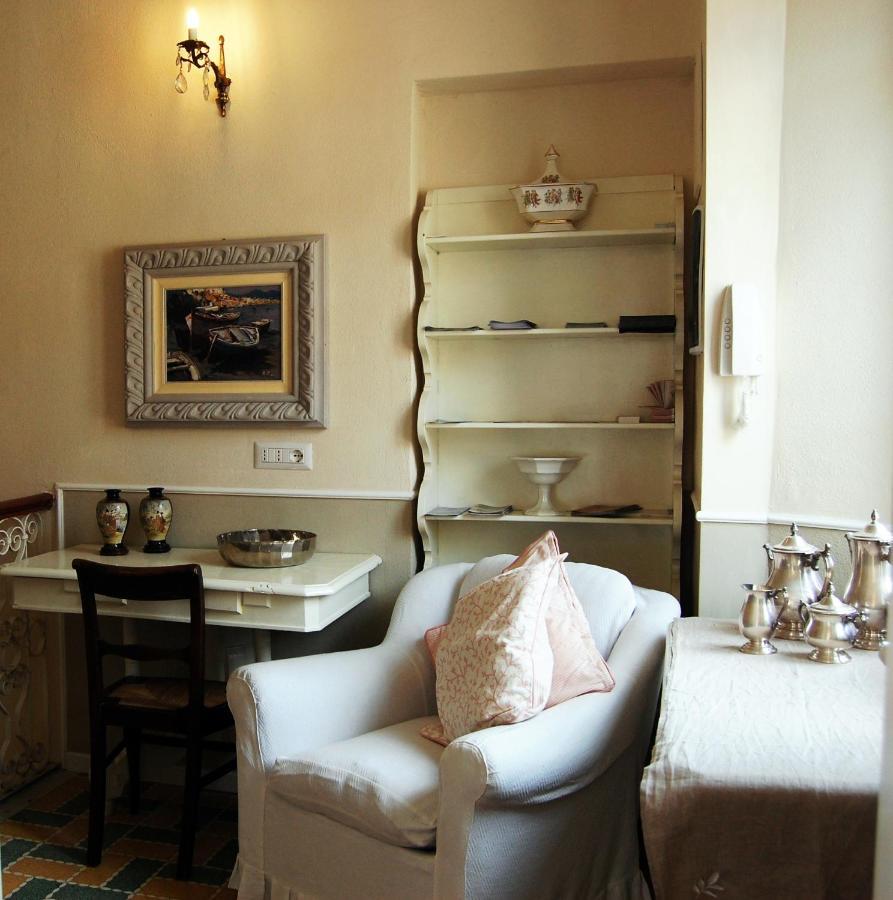 Casa Satta 1925 Hotel Olbia Buitenkant foto