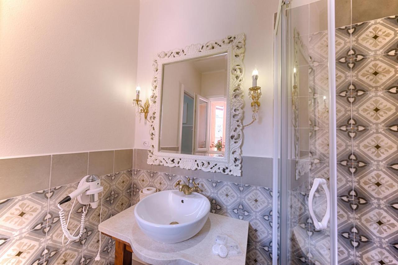 Casa Satta 1925 Hotel Olbia Buitenkant foto