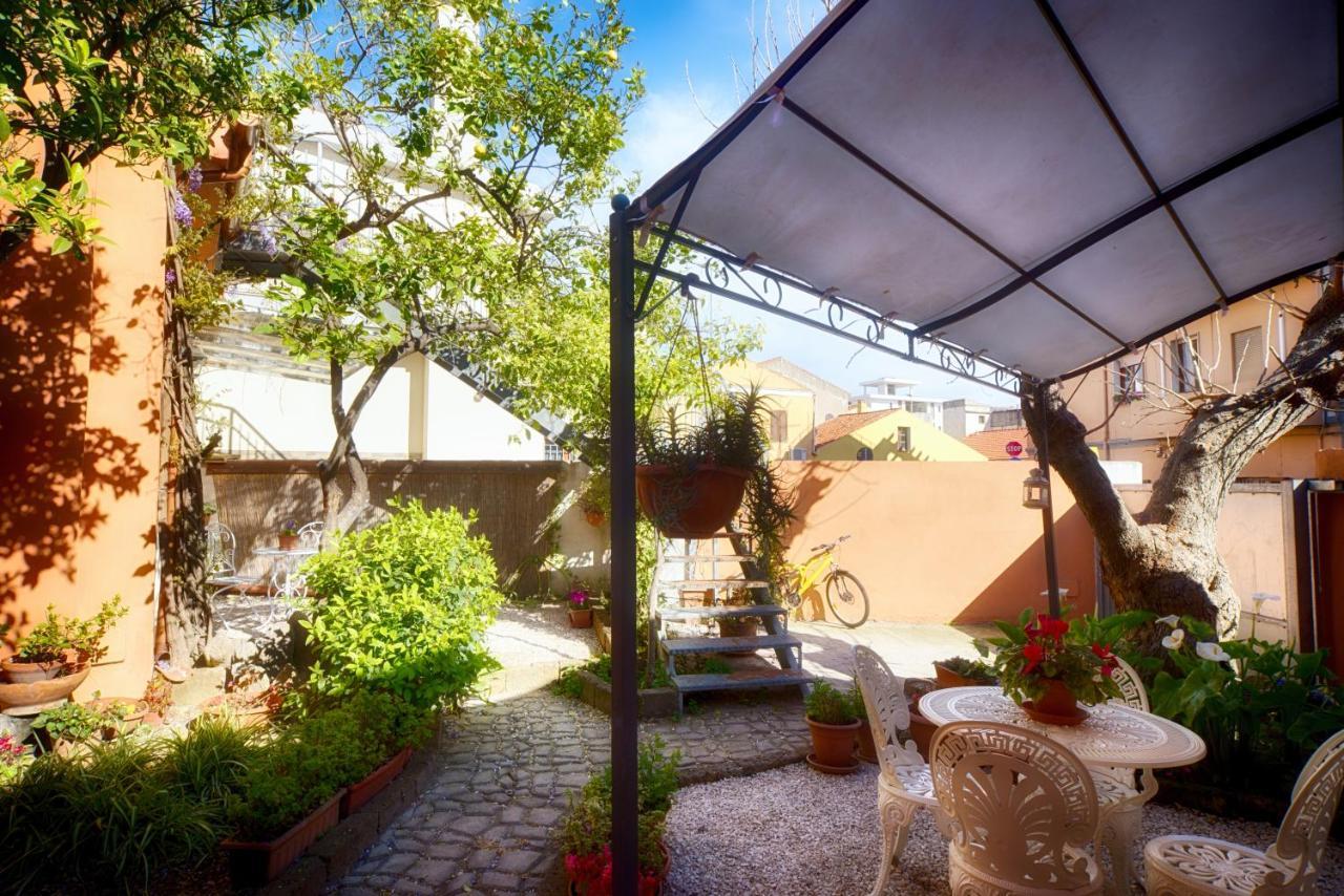 Casa Satta 1925 Hotel Olbia Buitenkant foto